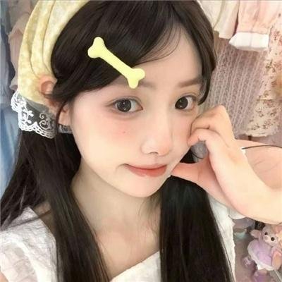 丽娜有甚么 海报