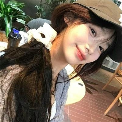 一人有一点颜色 海报